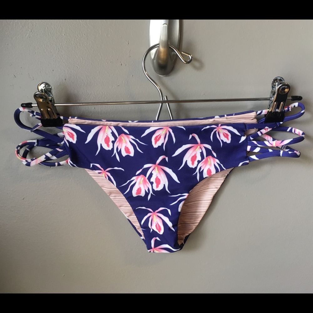NWOT Acacia Blue Island Orchid Bottoms Size Large